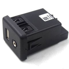 Opel Astra K Usb Ve Aux Giriş Soketi Gm Orjinal 13599456