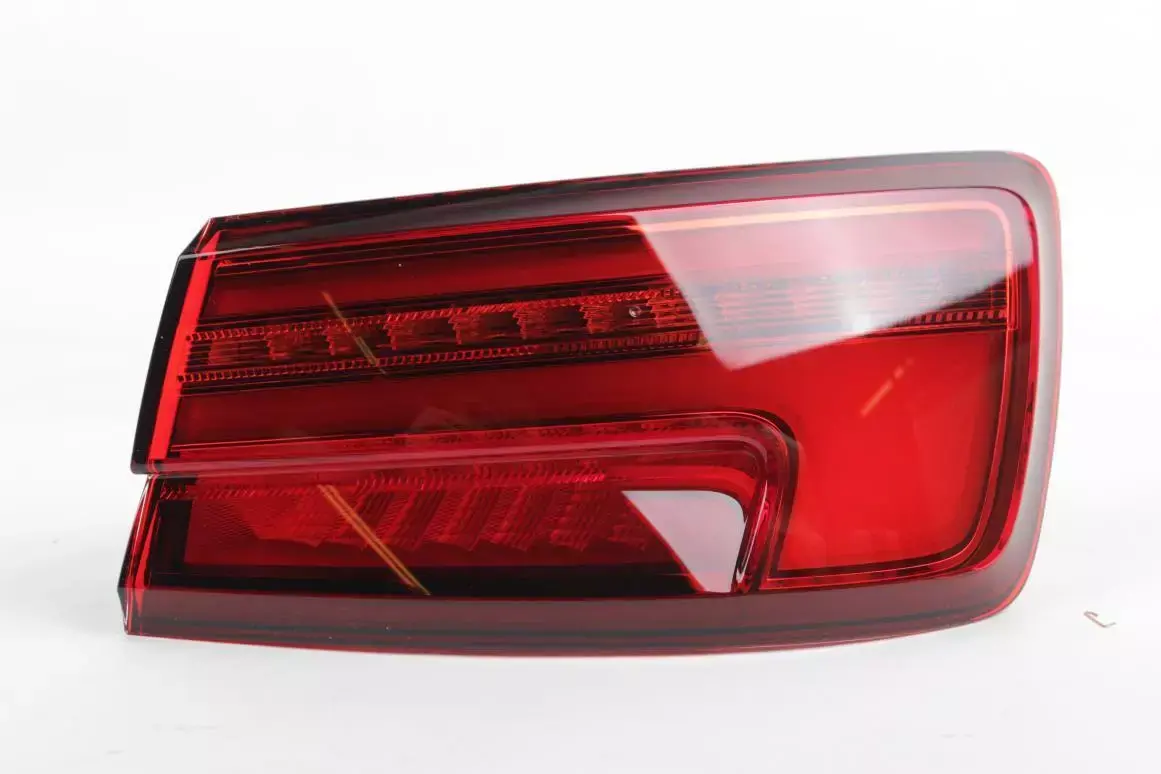 Audi A3 Sedan Sağ Dış Stop Lambası Ledli Wisco Marka İtaqi Marka 8V5945092D