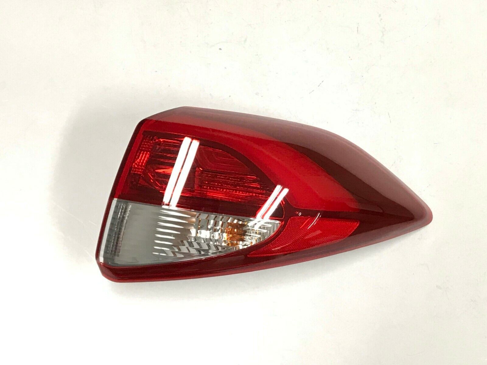 Hyundai Tucson Sağ Stop Lambası ( Ledli ) Matsuba Marka 2015 / 2018 Model Yılları 92402-D3100