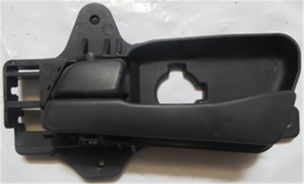 Hyundai İ3O Ön Kapı İç Açma Kolu Sol Taraf 2007-2012 İthal Marka  82610-2L000-XP