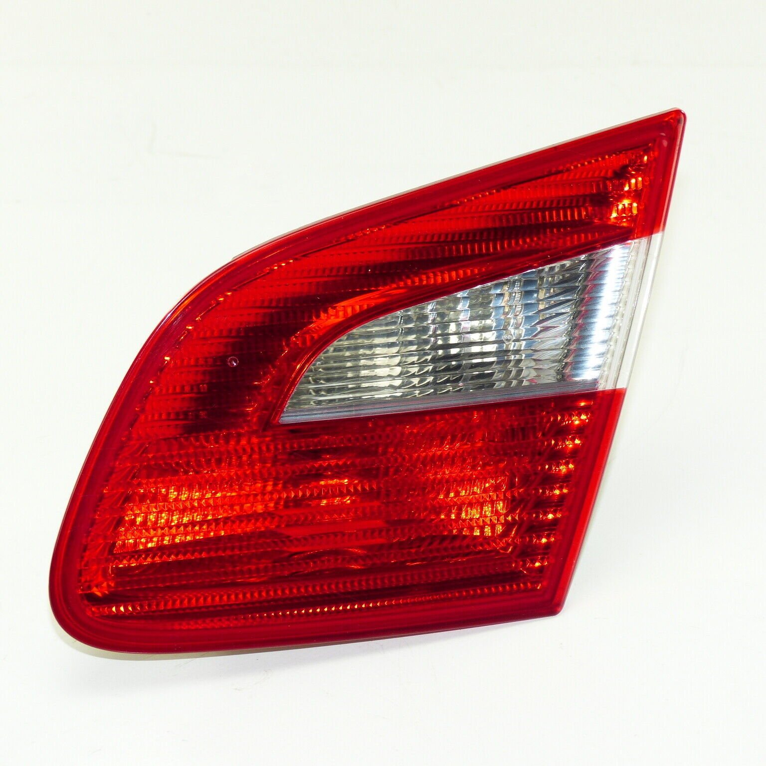Skoda Super B İç Sağ Stop Lambası İthal 2008 / 2013 3T5945108