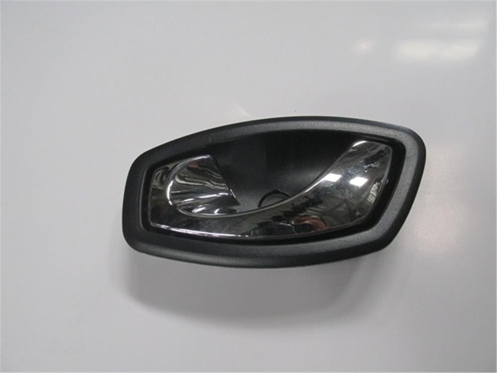 Renault Megane 3 HB Ön Kapı İç Açma Kolu Sol Taraf  Nikelajlı 2014-2015 İthal Marka 826733790R