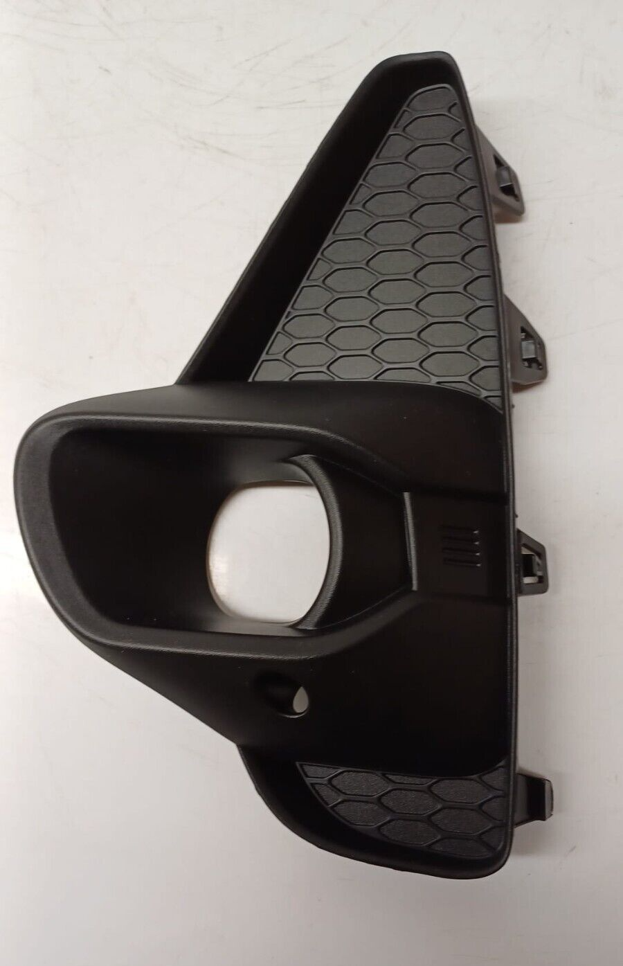 Opel Corsa F Ön Tampon Sol Sis Kapağı ( Sisli Üçgen Tip ) General Motors 2020 Model 9830218680