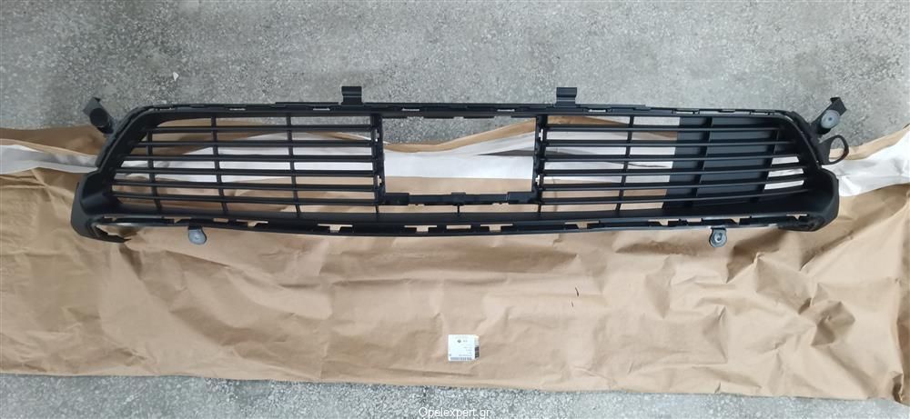 Opel Grandland X Ön Tampon Alt Panjuru PSA Orjinal YP00082180