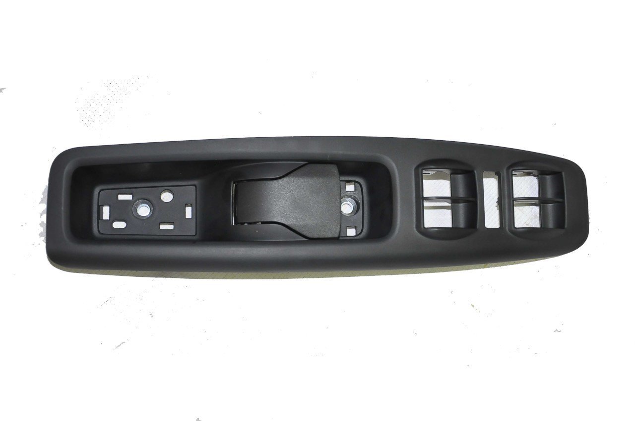 Fiat Doblo 2015 Sonrası Sol Cam Düğme Ve İç Açma Çerçevesi ( Dörtlü Düğmeli Tip ) Orjinal Opar 735616032