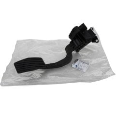 Opel Corsa E Gaz Pedalı Manuel Vites Gm Orjinal 848038-13305804